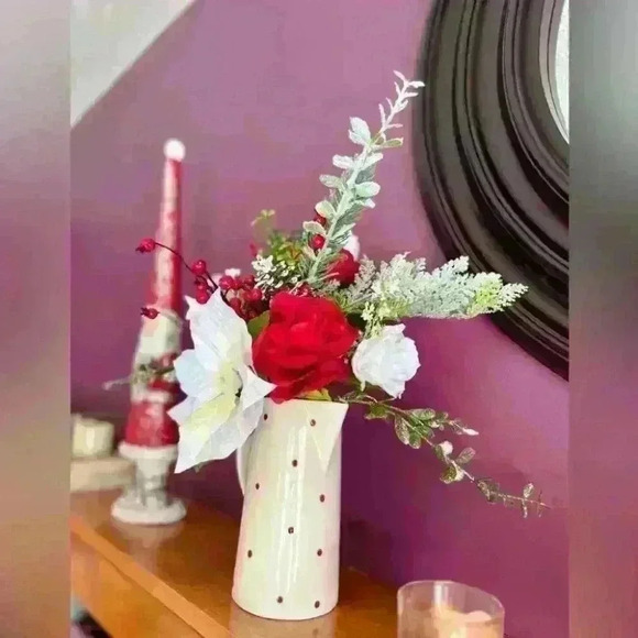 🎄NEW Holiday Arrangement - Beautiful Faux Floral Pitcher Centerpiece - Picture 6 of 17